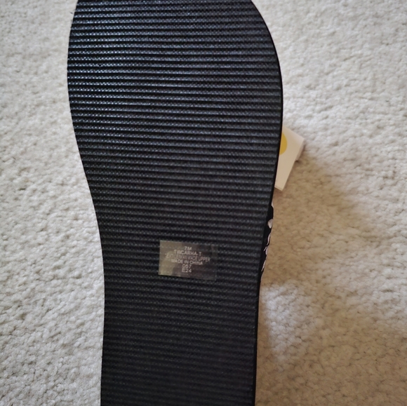 Tommy Hilfiger flips - Picture 2 of 3